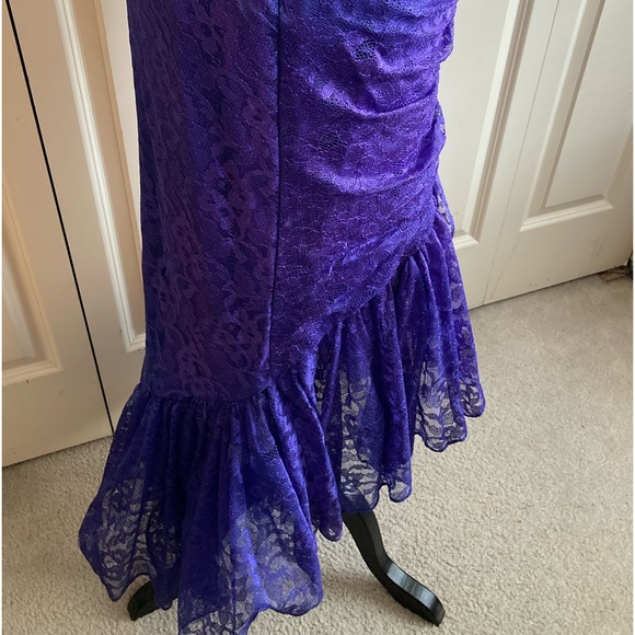 Mermaid Lace Gown - Picture 2 of 5